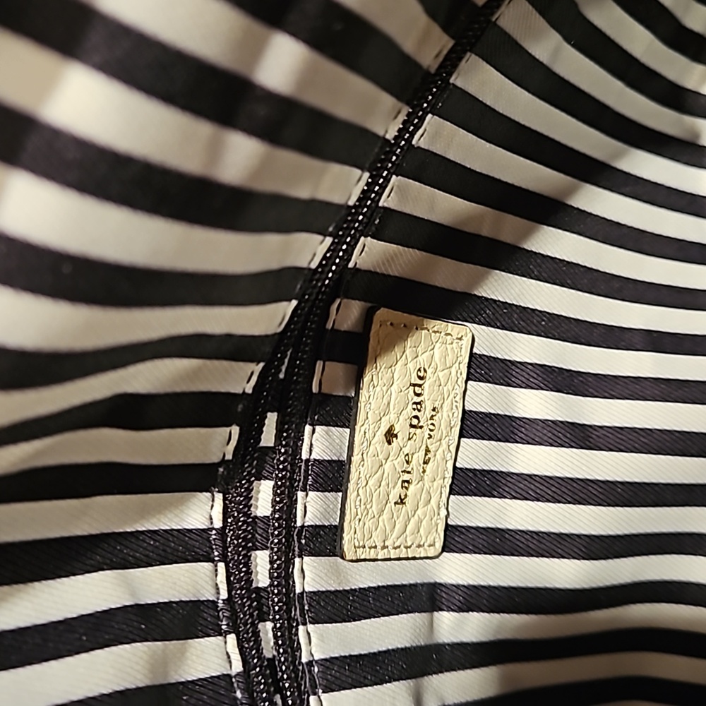 Kate Spade Leather Purse - Picture 8 of 9
